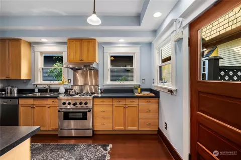 1404 E Harrison St, Seattle, WA 98112 photo 16