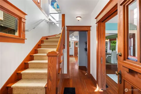 1404 E Harrison St, Seattle, WA 98112 photo 3