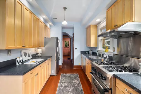 1404 E Harrison St, Seattle, WA 98112 photo 15