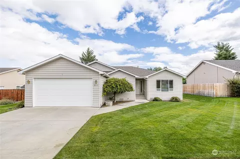 203 Brandi Ln, Wenatchee, WA 98801