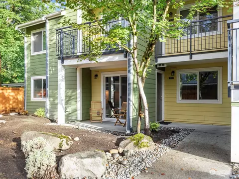 12607 SE 41st Pl #H101, Bellevue, WA 98006