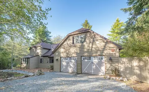 2032 Ocean Spray Ln, Oak Harbor, WA 98277