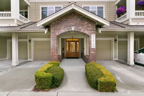 23940 NE 115th Ln #204, Redmond, WA 98053