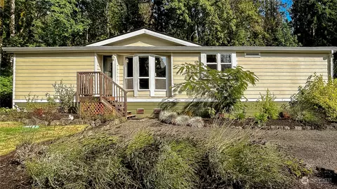 21270 Howard Ave NE, Kingston, WA 98346