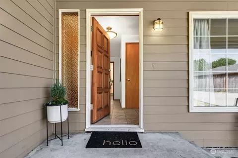 2331 N 136th St, Seattle, WA 98133