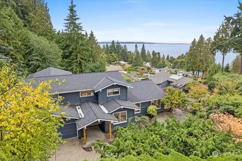 8112 Frederick Pl, Edmonds, WA 98026