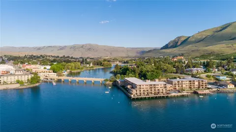 322 W Woodin Ave #306, Chelan, WA 98816
