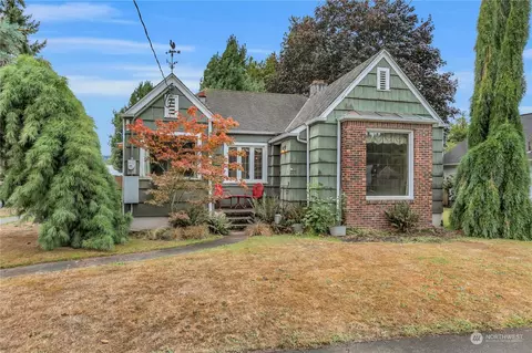 325 Varner Ave SE, Orting, WA 98360
