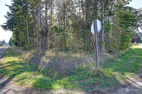 3 Nn Teresa St, Camano Island, WA 98282
