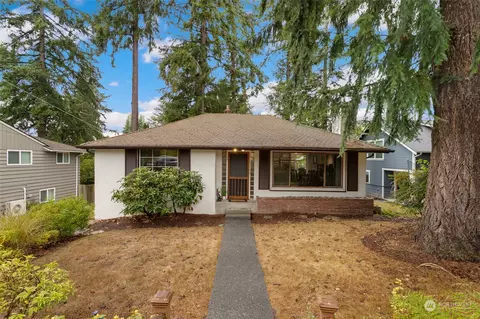 13753 22nd Ave NE, Seattle, WA 98125