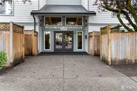 13717 Linden Ave N #113, Seattle, WA 98133