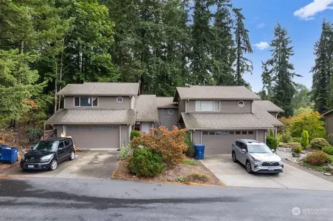1811 Larch Way, Lynnwood, WA 98036