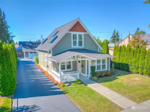 1060 Lafromboise St, Enumclaw, WA 98022