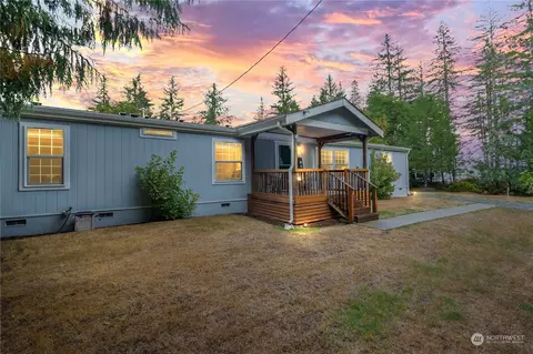 970 E Daniels Rd, Shelton, WA 98584