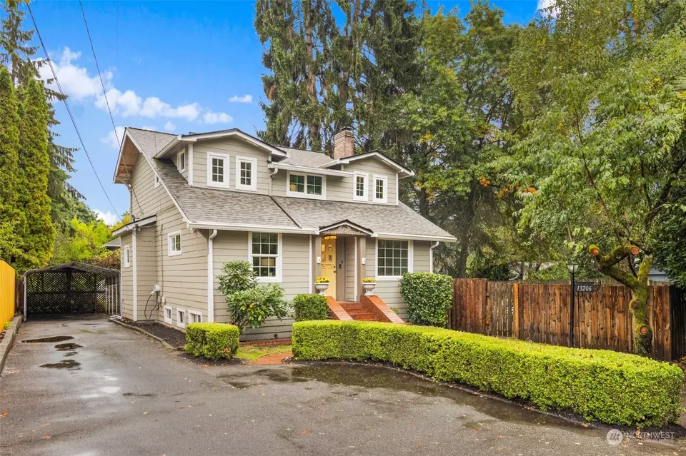  13206 Meridian Ave N, Seattle, WA 98133 photo 1