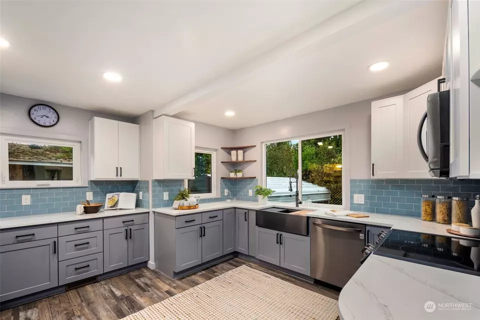  13206 Meridian Ave N, Seattle, WA 98133 photo 5