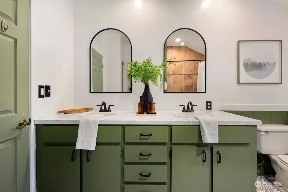  13206 Meridian Ave N, Seattle, WA 98133 photo 21