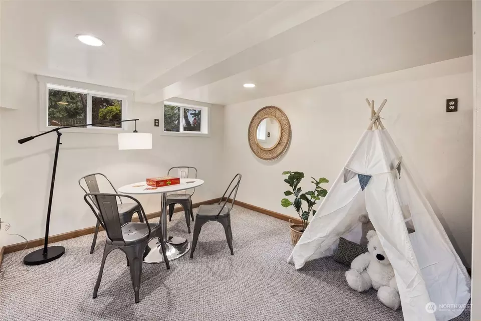  13206 Meridian Ave N, Seattle, WA 98133 photo 27