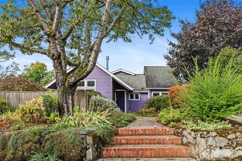 304 NW 44th St, Seattle, WA 98107