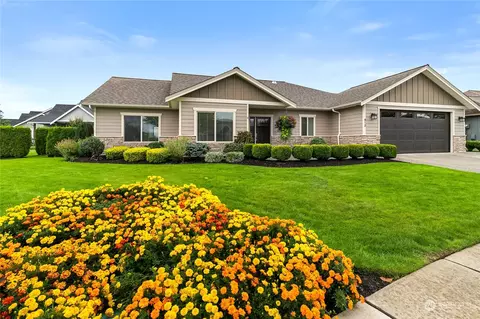 912 Hemlock Loop, Lynden, WA 98264