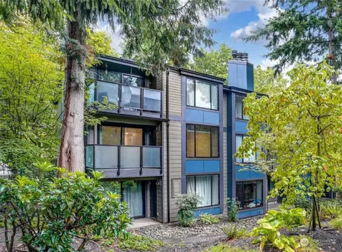 10545 Meridian Ave N #205, Seattle, WA 98133