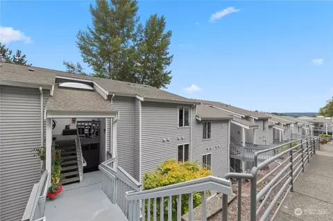17300 91st Ave NE #A102, Bothell, WA 98011