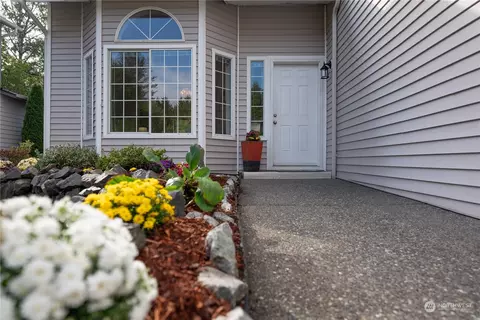 3922 205th Pl SW, Lynnwood, WA 98037