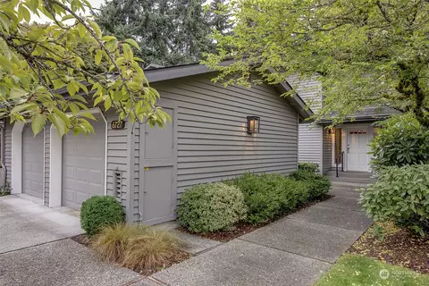 6727 113th Pl SE, Bellevue, WA 98006