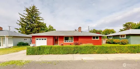 427 SE Scenic View Dr, College Place, WA 99324