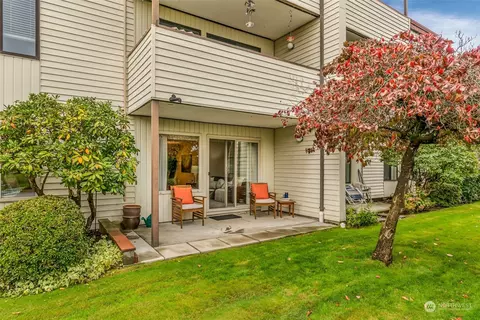 8516 196th St SW #103, Edmonds, WA 98026