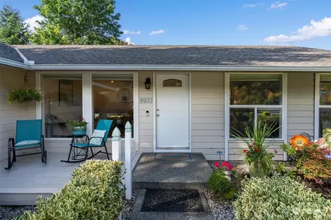 9933 NE 204th Pl, Bothell, WA 98011 photo 2