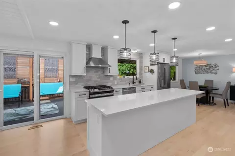 9933 NE 204th Pl, Bothell, WA 98011 photo 9