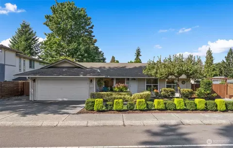 9933 NE 204th Pl, Bothell, WA 98011