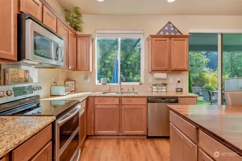 1210 Daffodil Ave NE, Orting, WA 98360 photo 9