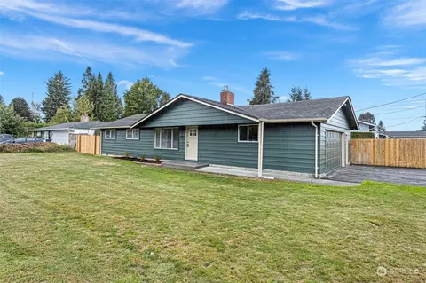 1101 S Spruce St, Burlington, WA 98233