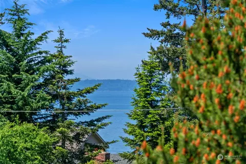 9216 183rd Pl SW, Edmonds, WA 98020