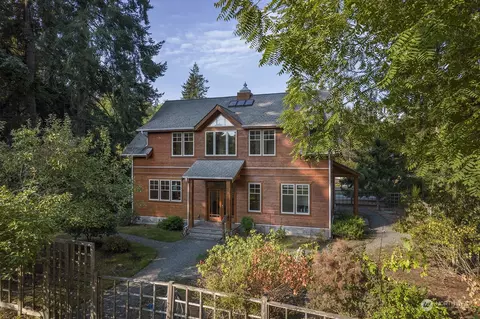 431 Edgecliff Dr, Langley, WA 98260