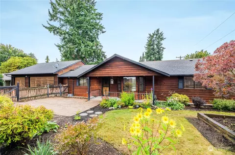 6202 W Magnolia Ave, Everett, WA 98203