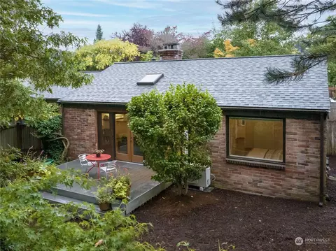 6525 57th Ave NE, Seattle, WA 98115