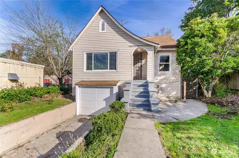 548 28th Ave, Seattle, WA 98122
