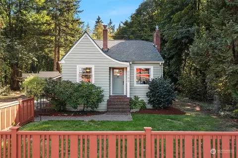 9533 SW 204th St, Vashon, WA 98070