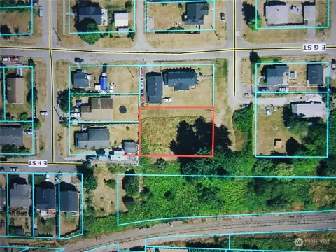 615 E 54th St, Tacoma, WA 98404