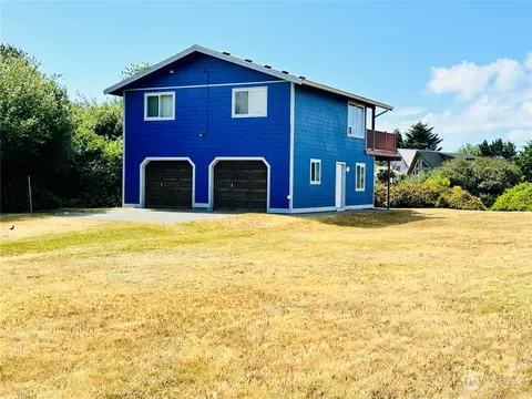 871 Pheasant Ct, Ocean Shores, WA 98569