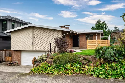 1928 NW 95th St, Seattle, WA 98117