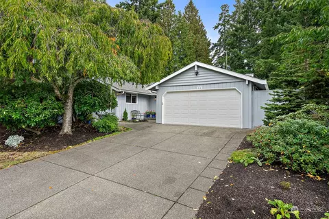 312 160th Pl SE, Bellevue, WA 98008