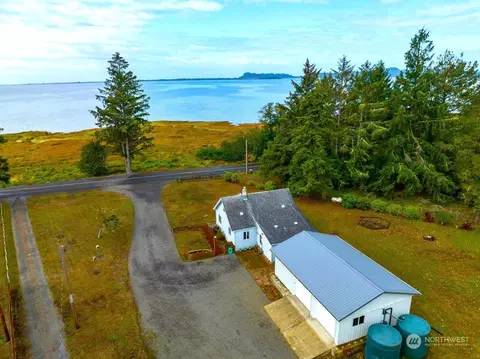 110 Stringtown Rd, Ilwaco, WA 98624