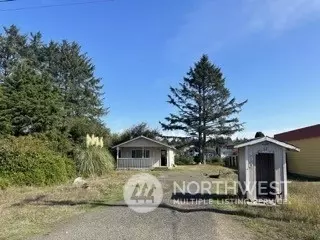400 NE Point Brown Ave, Ocean Shores, WA 98569