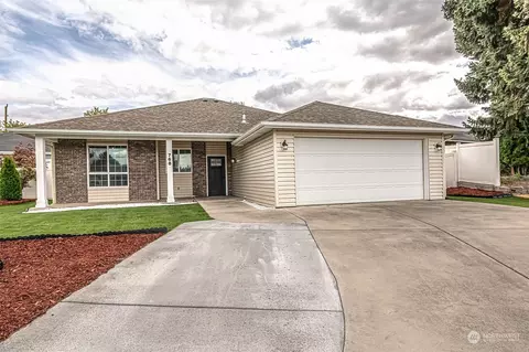 768 SE Songbird Ln, College Place, WA 99324