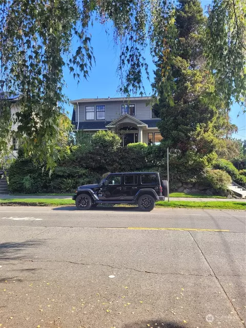 2802 Boyer Ave E, Seattle, WA 98102 photo 1
