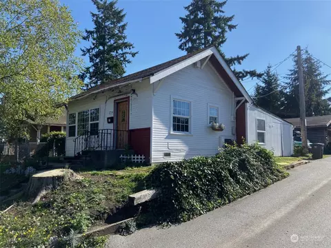 2714 16th St, Everett, WA 98201